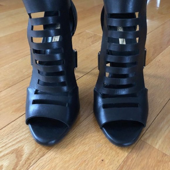 Sandals - Picture 2 of 7